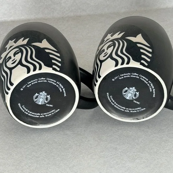 Starbucks 2011 Matte Black Siren Logo Barrel Mug Set of 2 Ceramic 12oz 4in - Picture 4 of 6